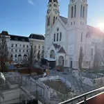 Schoene 3-Br Wohnung 1 Minute Zur U-Bahn